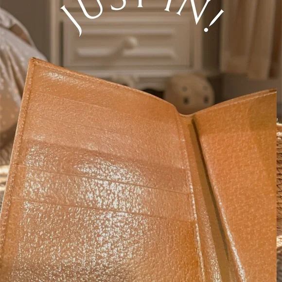 Gucci Clutch/ Wallet (FULL INCLUSION) - Picture 7 of 12